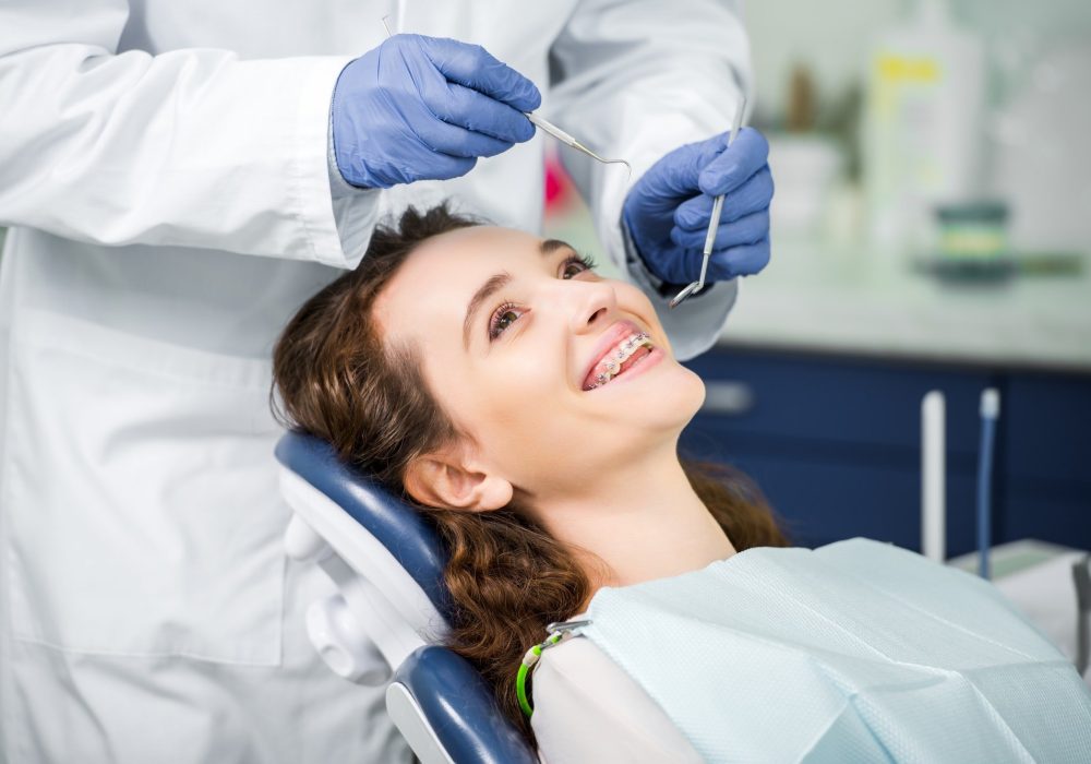 cropped-view-of-dentist-in-latex-gloves-examining-cheerful-woman-in-braces.jpg cropped-view-of-dentist-in-latex-gloves-examining-cheerful-woman-in-braces.jpg